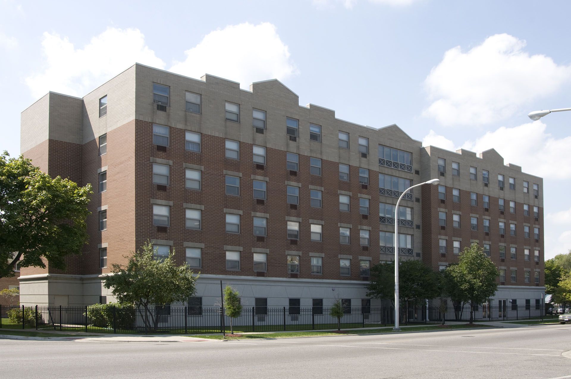 Senior Suites Belmont Cragin